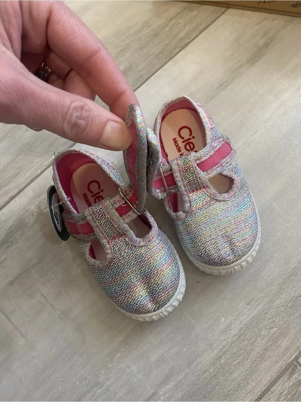 NWT Cienta Rainbow Sparkle Mary Jane T-Strap Mary Jane Sneaker Toddler 3.5